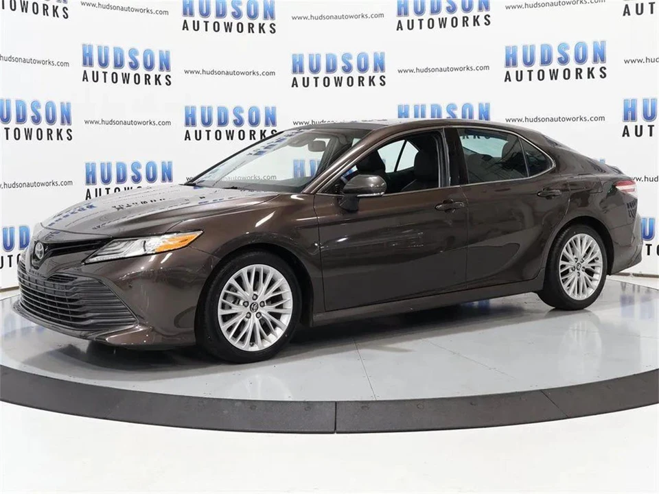 2018 Toyota Camry 8th Gen - Image 2 of 31