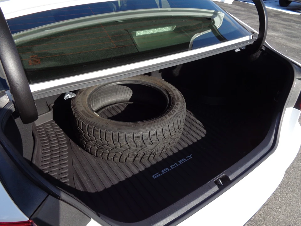 2018 Toyota Camry 8th Gen - Image 17 of 21