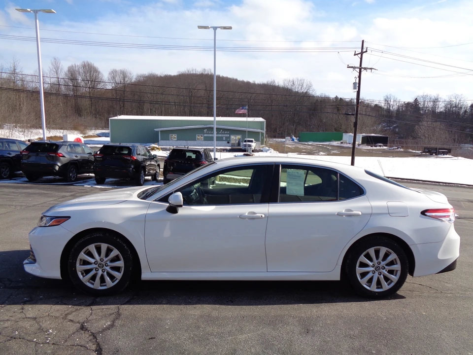 2018 Toyota Camry 8th Gen - Image 7 of 21