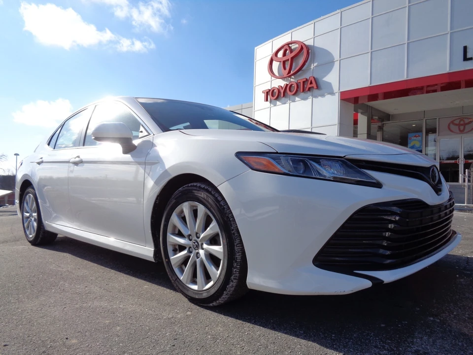 2018 Toyota Camry 8th Gen - Image 2 of 21