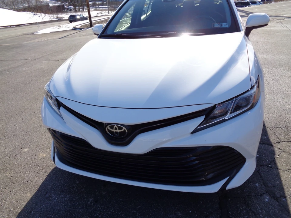 2018 Toyota Camry 8th Gen - Image 9 of 21