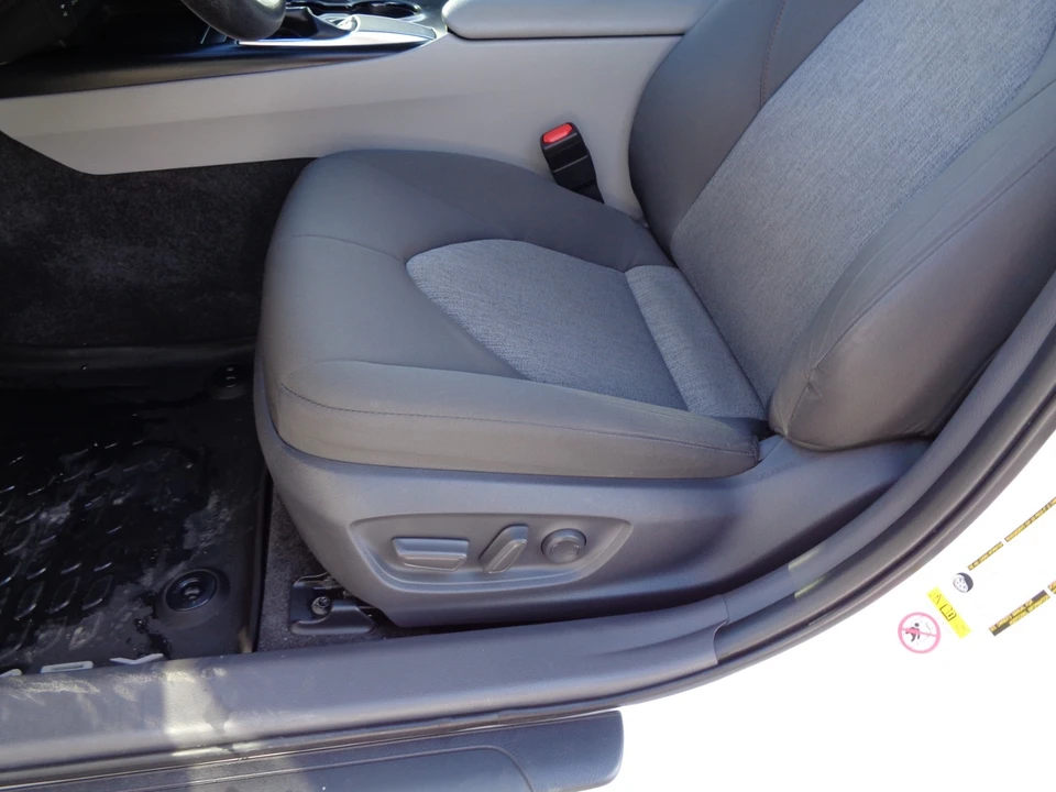 2018 Toyota Camry 8th Gen - Image 13 of 21