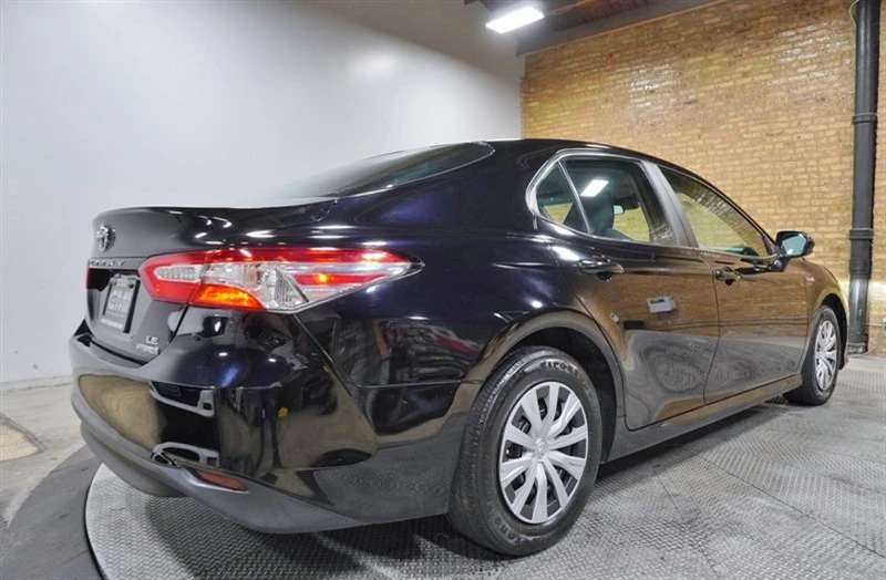 2018 Toyota Camry 8th Gen - Image 10 of 12