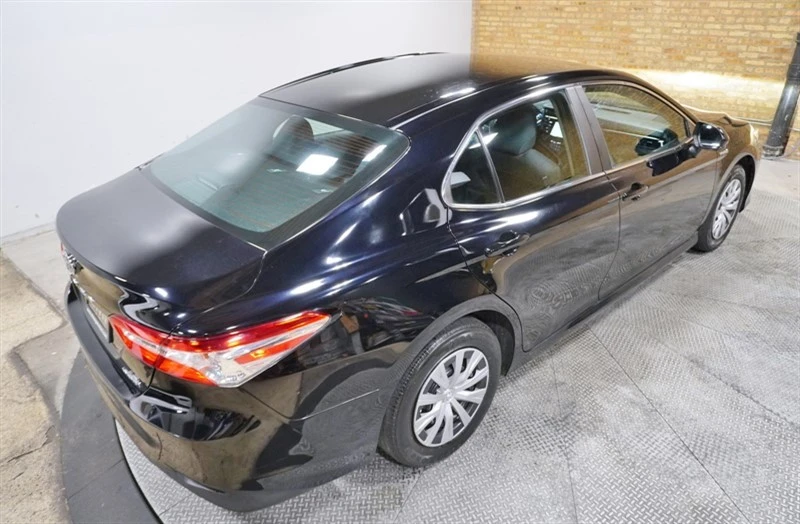 2018 Toyota Camry 8th Gen - Image 11 of 12