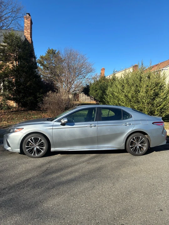 2018 Toyota Camry 8th Gen - Image 2 of 8