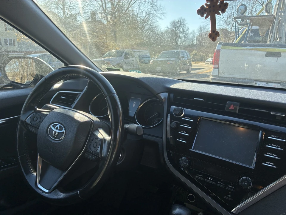 2018 Toyota Camry 8th Gen - Image 5 of 8