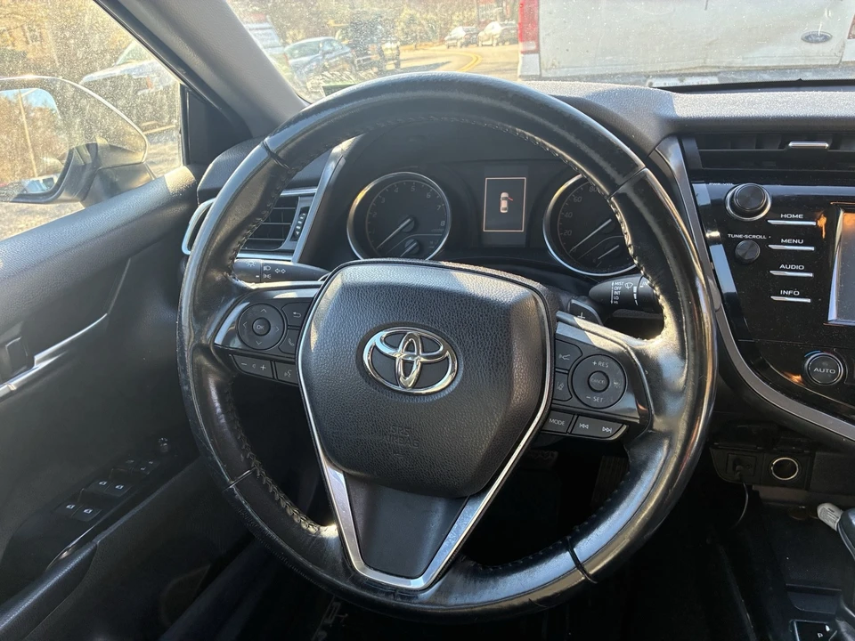 2018 Toyota Camry 8th Gen - Image 6 of 8