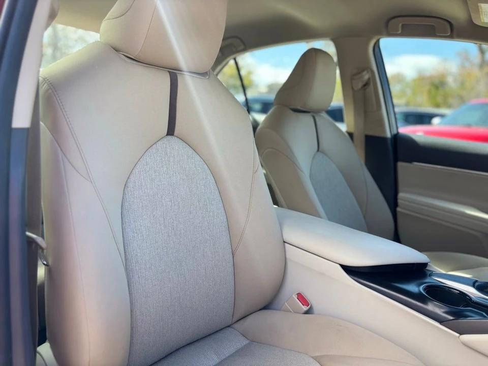 2018 Toyota Camry 8th Gen - Image 11 of 21
