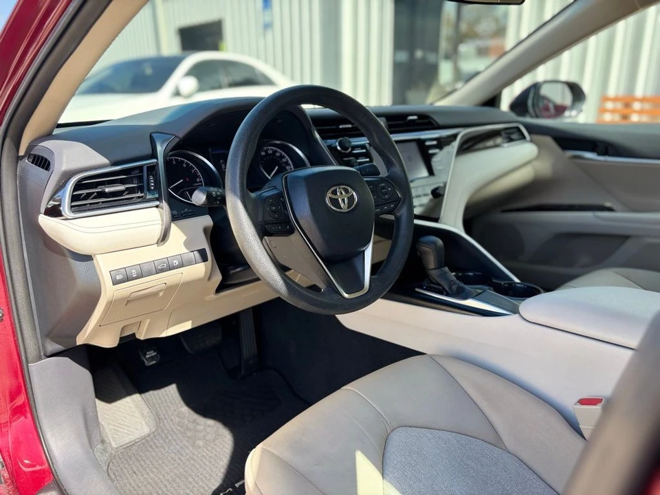 2018 Toyota Camry 8th Gen - Image 9 of 21
