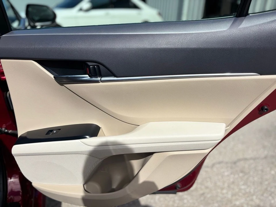 2018 Toyota Camry 8th Gen - Image 12 of 21