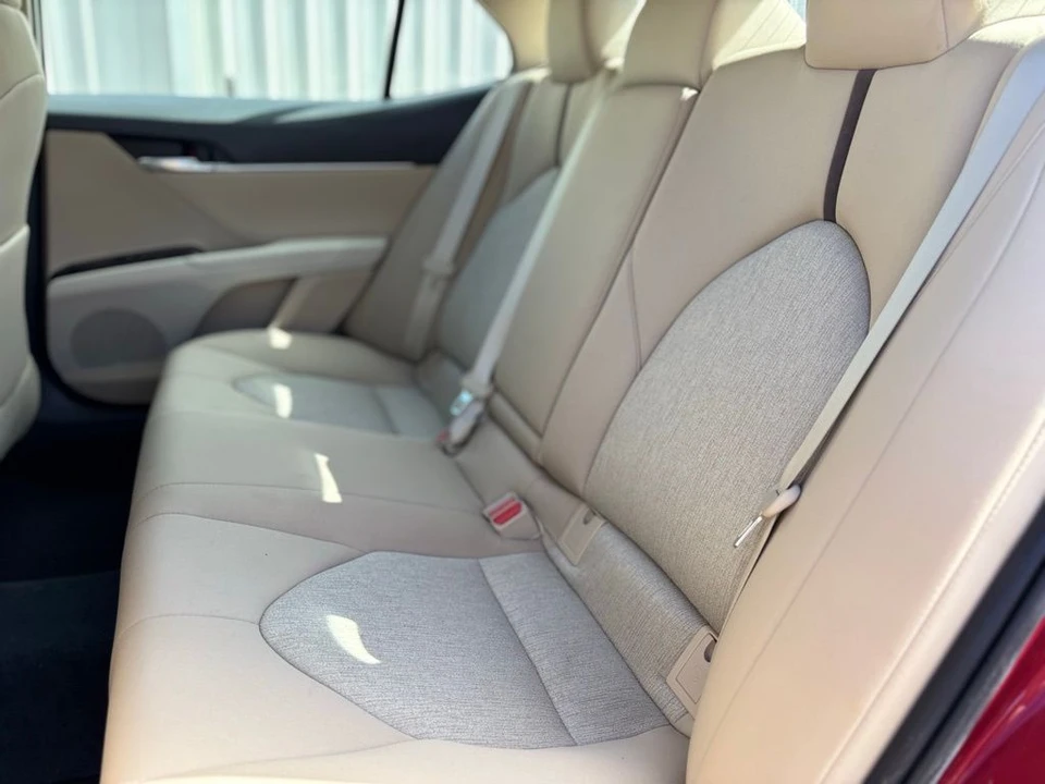 2018 Toyota Camry 8th Gen - Image 17 of 21