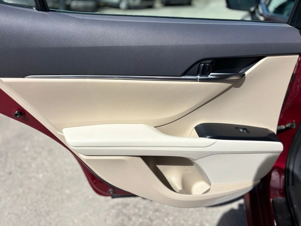 2018 Toyota Camry 8th Gen - Image 15 of 21