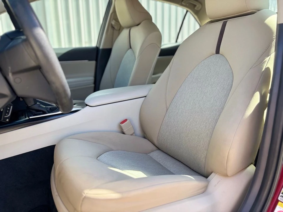 2018 Toyota Camry 8th Gen - Image 10 of 21
