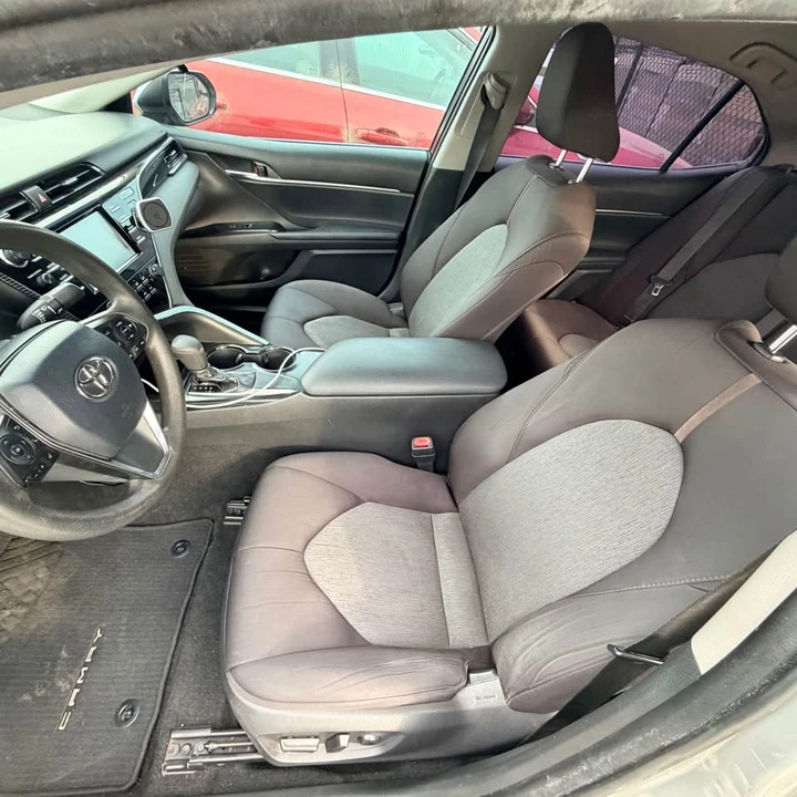 2018 Toyota Camry 8th Gen - Image 7 of 12