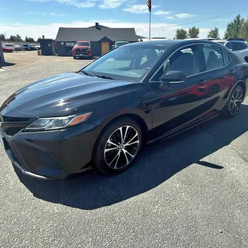 2018 Toyota Camry SE Sedan