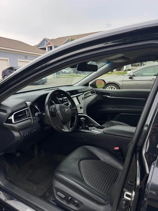 2018 Toyota Camry 8th Gen - Image 9 of 11