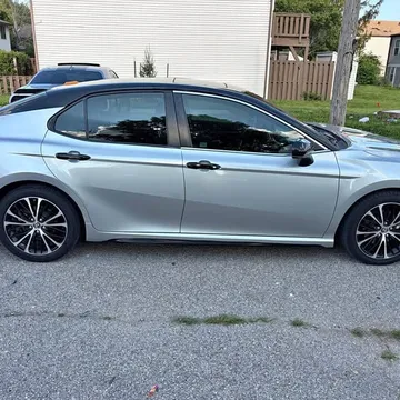 2018 Toyota Camry SE Sedan 4D