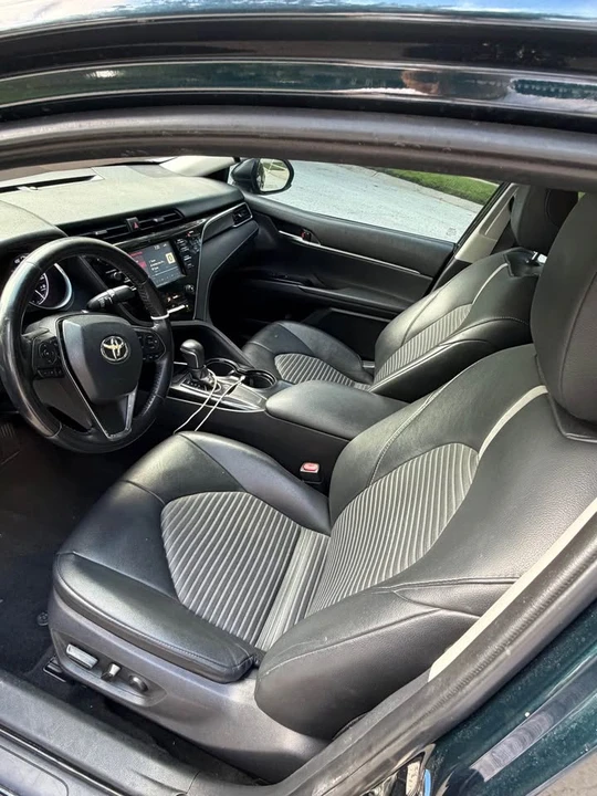 2018 Toyota Camry 8th Gen - Image 10 of 17