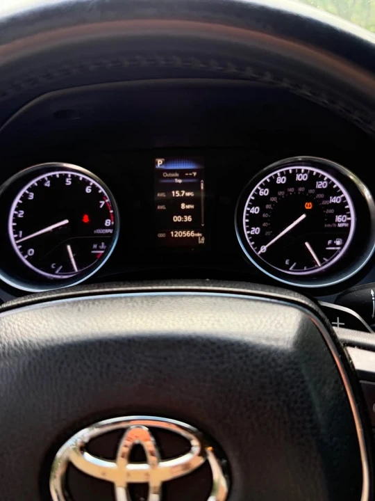 2018 Toyota Camry 8th Gen - Image 15 of 17