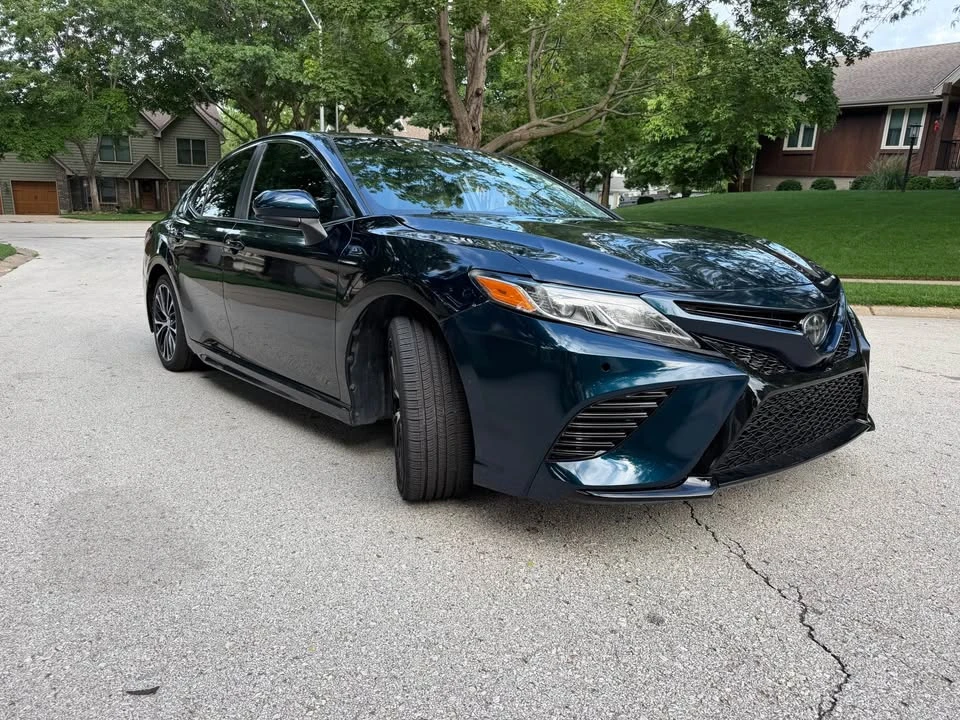 2018 Toyota Camry 8th Gen - Image 8 of 17