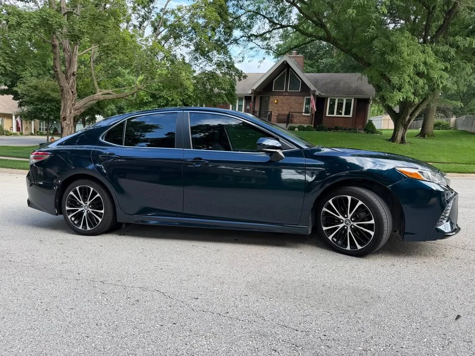 2018 Toyota Camry 8th Gen - Image 7 of 17