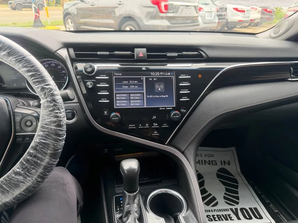 2018 Toyota Camry 8th Gen - Image 8 of 16