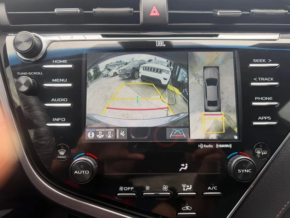 2018 Toyota Camry 8th Gen - Image 10 of 16