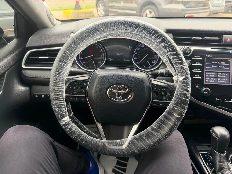 2018 Toyota Camry 8th Gen - Image 9 of 16