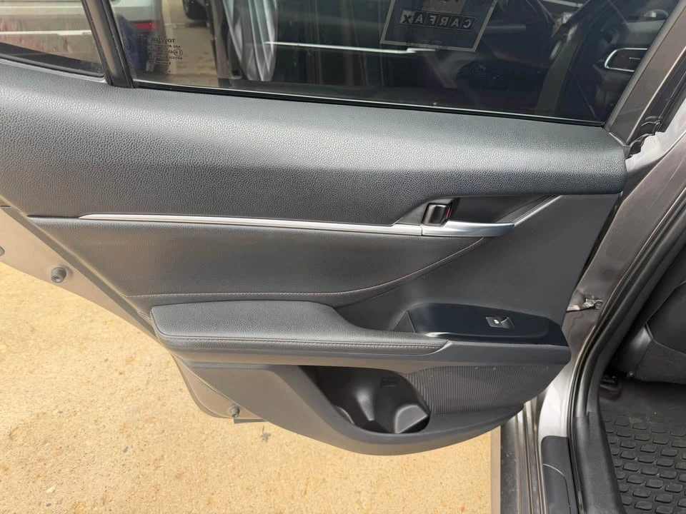 2018 Toyota Camry 8th Gen - Image 13 of 16