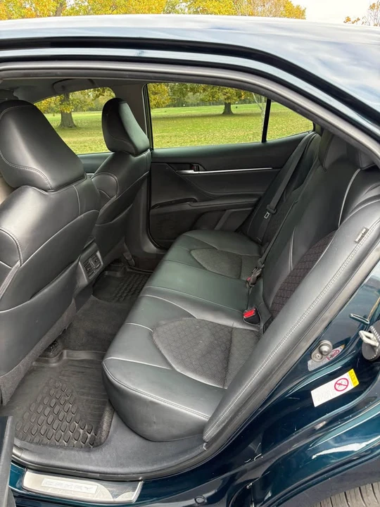 2018 Toyota Camry 8th Gen - Image 6 of 12