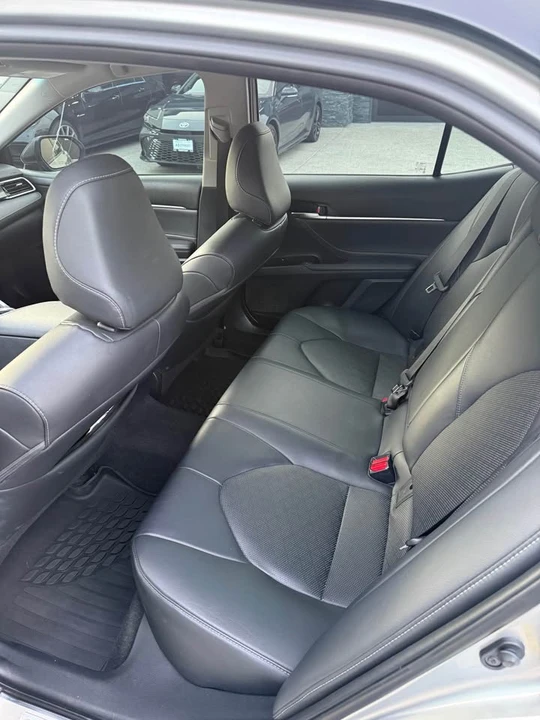 2018 Toyota Camry 8th Gen - Image 9 of 12