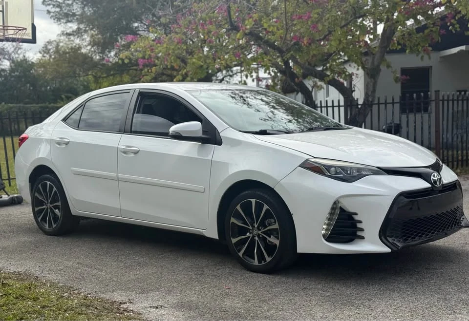 2018 Toyota Corolla 11th Gen - Image 2 of 11