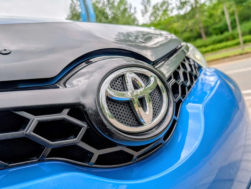 2018 Toyota Corolla 11th Gen - Image 2 of 11