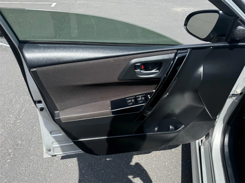 2018 Toyota Corolla 11th Gen - Image 11 of 27