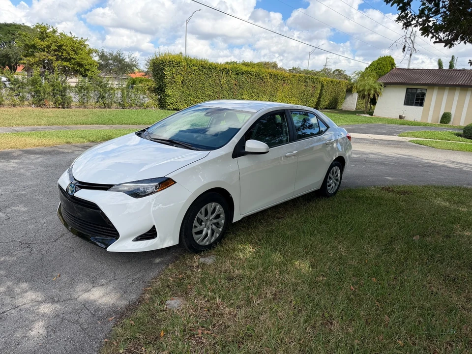 2018 Toyota Corolla 11th Gen - Image 2 of 13