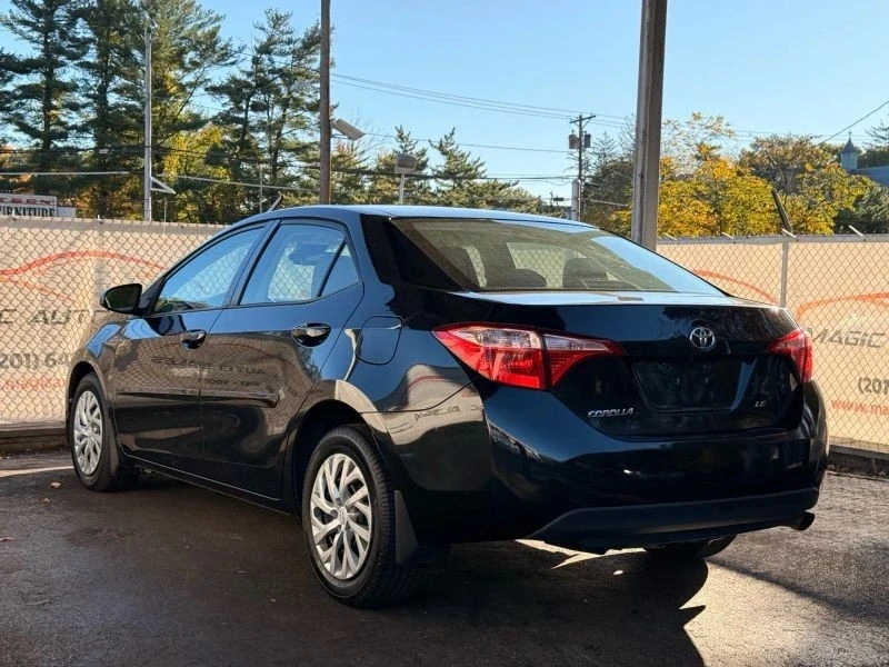 2018 Toyota Corolla 11th Gen - Image 11 of 12