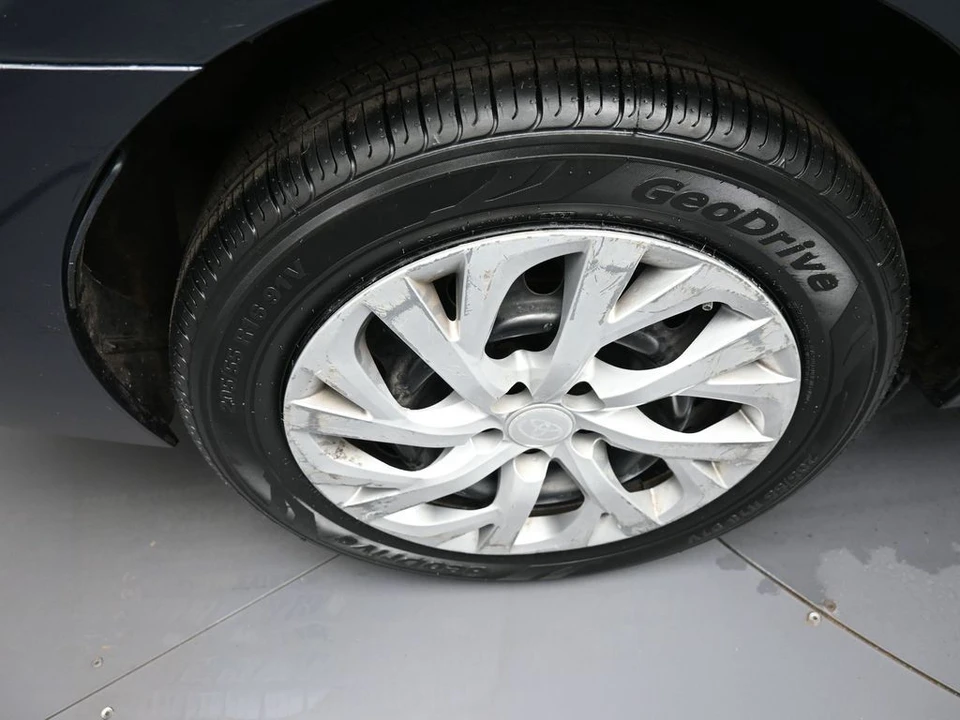 2018 Toyota Corolla 11th Gen - Image 12 of 31