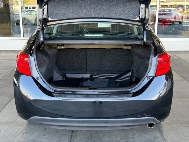 2018 Toyota Corolla 11th Gen - Image 15 of 21