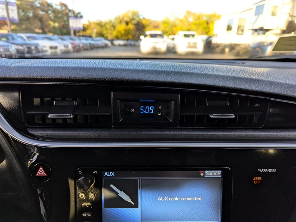 2018 Toyota Corolla 11th Gen - Image 19 of 21