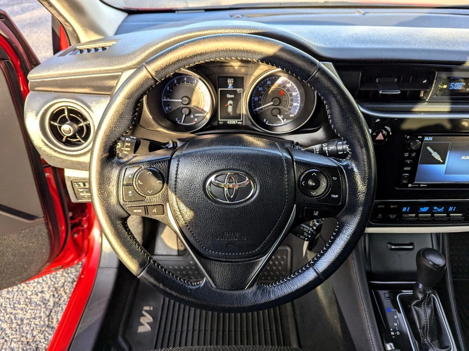 2018 Toyota Corolla 11th Gen - Image 14 of 21