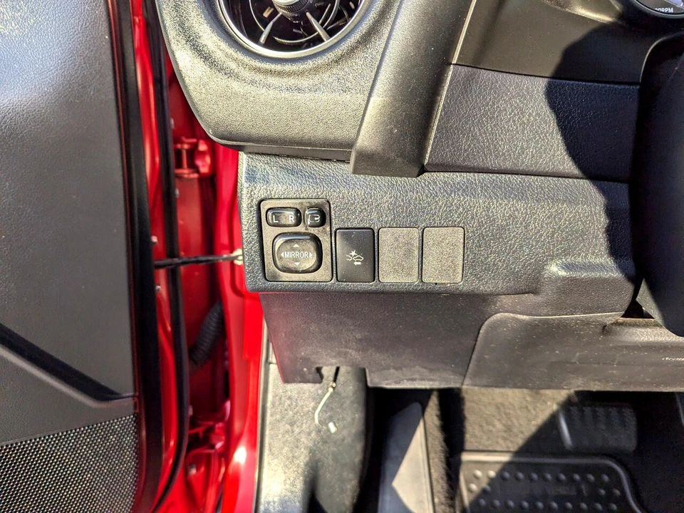 2018 Toyota Corolla 11th Gen - Image 13 of 21
