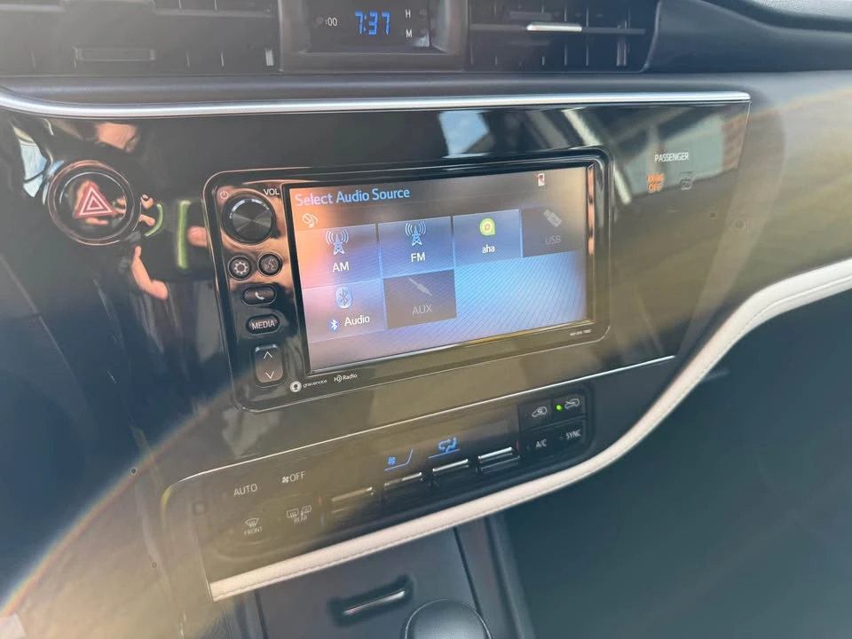 2018 Toyota Corolla 11th Gen - Image 10 of 19