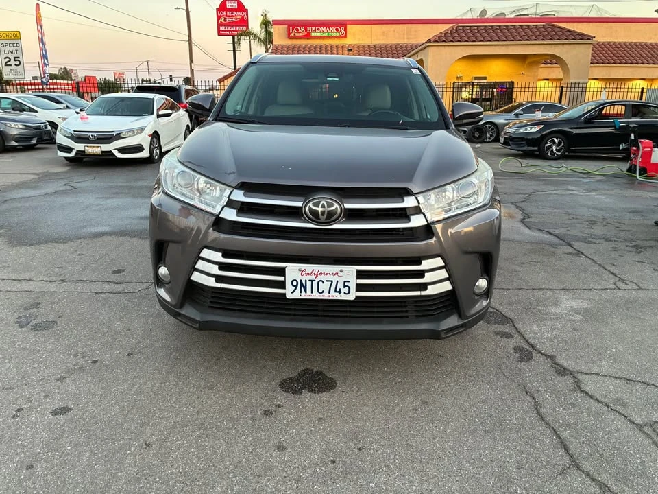 2018 Toyota Highlander - Image 2 of 6