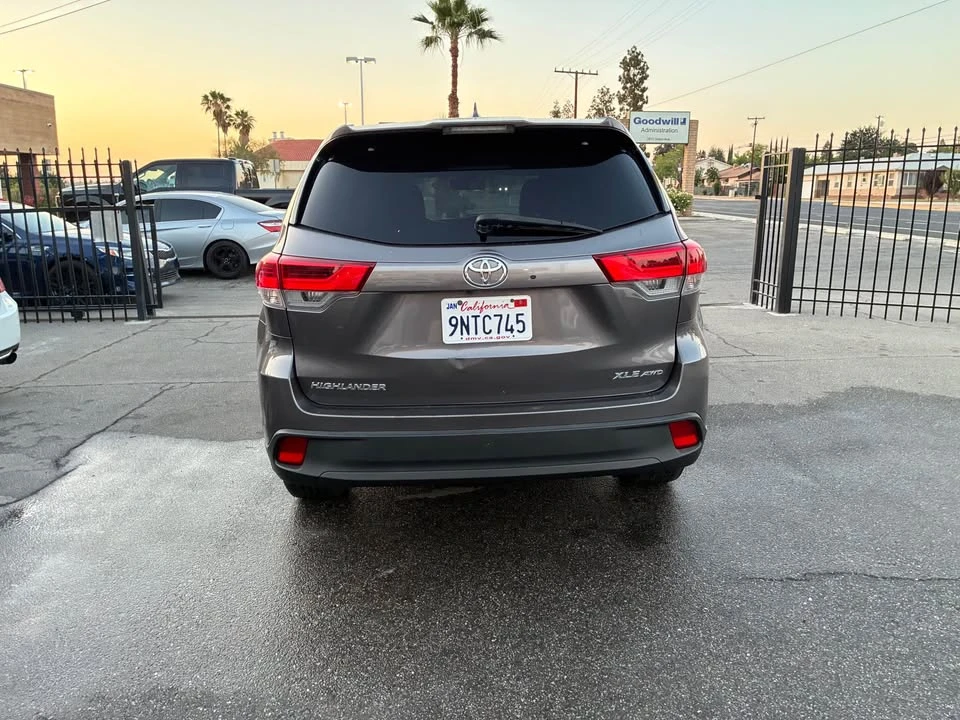 2018 Toyota Highlander - Image 4 of 6