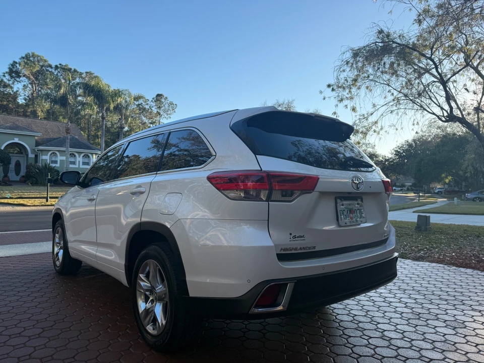 2018 Toyota Highlander - Image 4 of 21