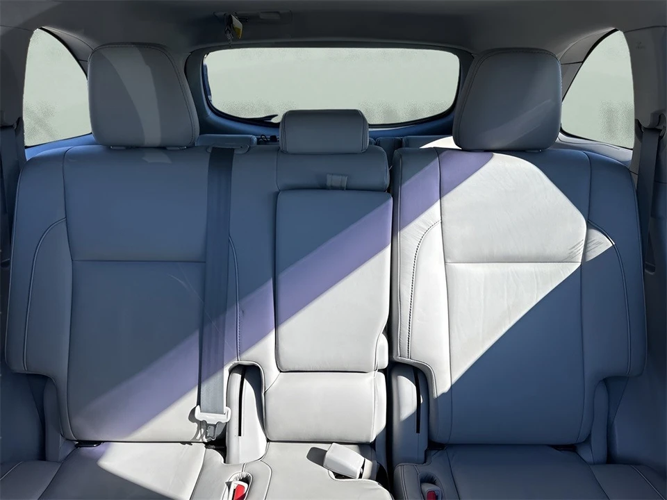 2018 Toyota Highlander - Image 12 of 21