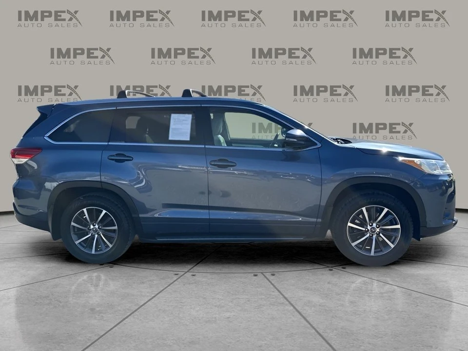 2018 Toyota Highlander - Image 6 of 12