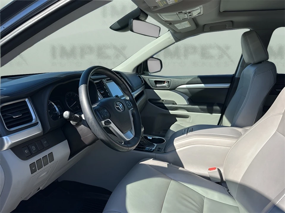 2018 Toyota Highlander - Image 9 of 21