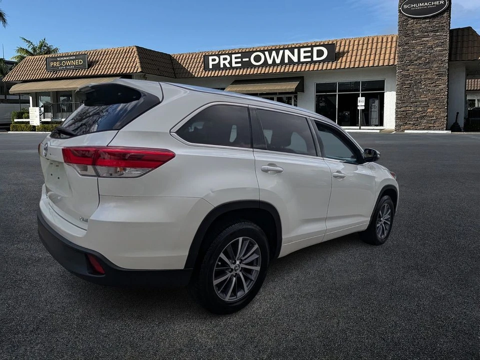 2018 Toyota Highlander - Image 7 of 21