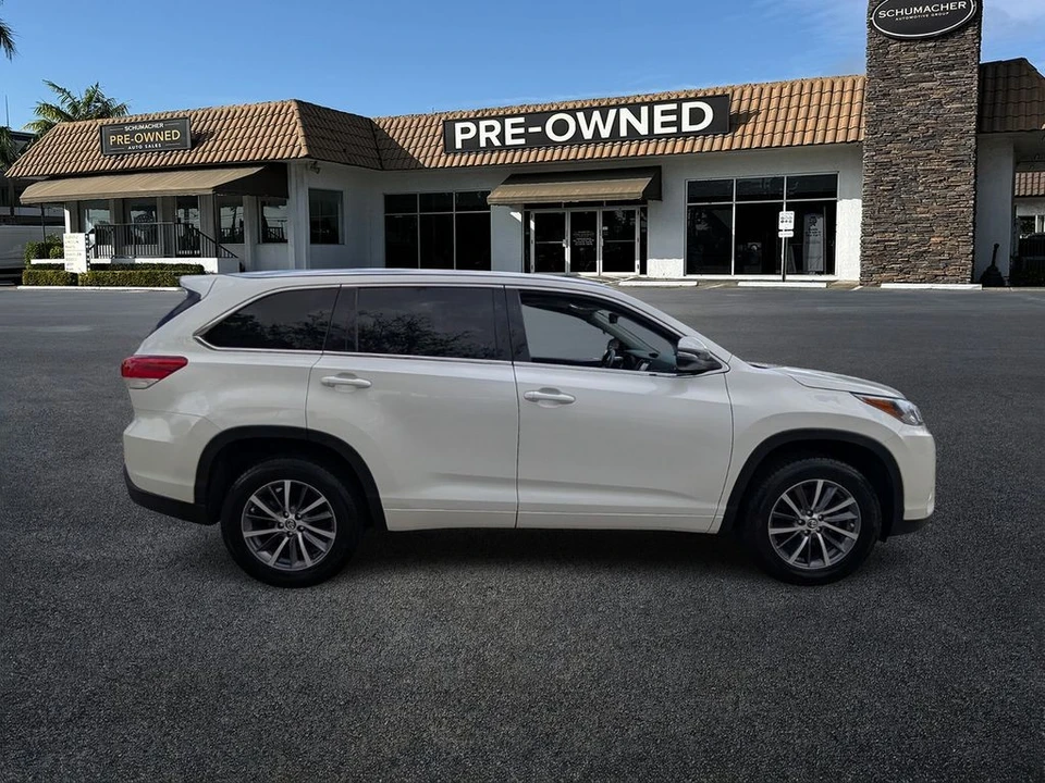 2018 Toyota Highlander - Image 8 of 21